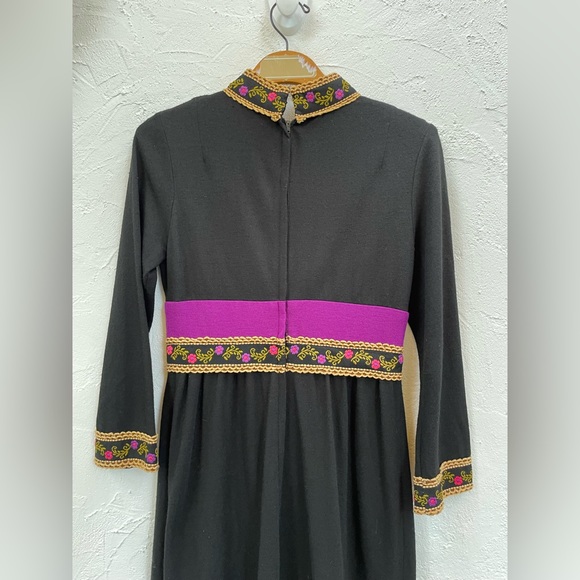 60’s Vintage Folkloric Boho Dress/ L/S Embroidered Trim /purple black Small - Picture 11 of 13